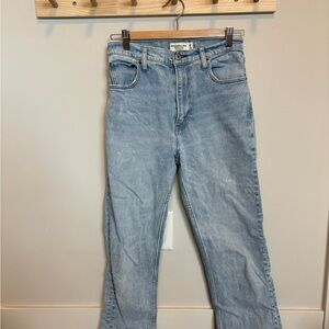 Abercrombie & Fitch Light Wash Blue Cropped Ankle Jeans